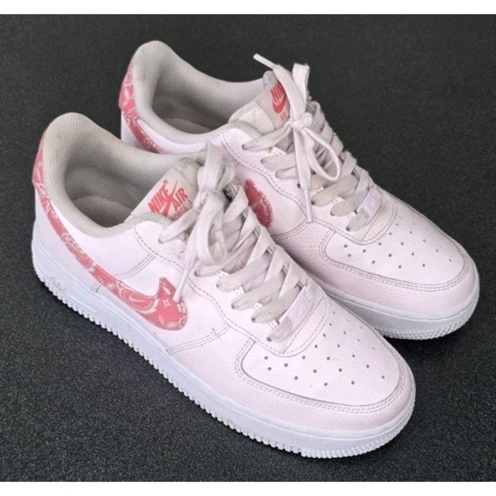 Nike Air Force 1 '07 Pink Paisley Women 8 FD1448-664 Sneaker‎ Shoe Platform